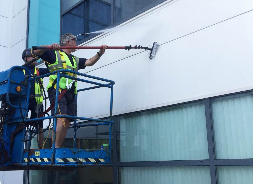 About Cardiff Window Cleaner Ltd