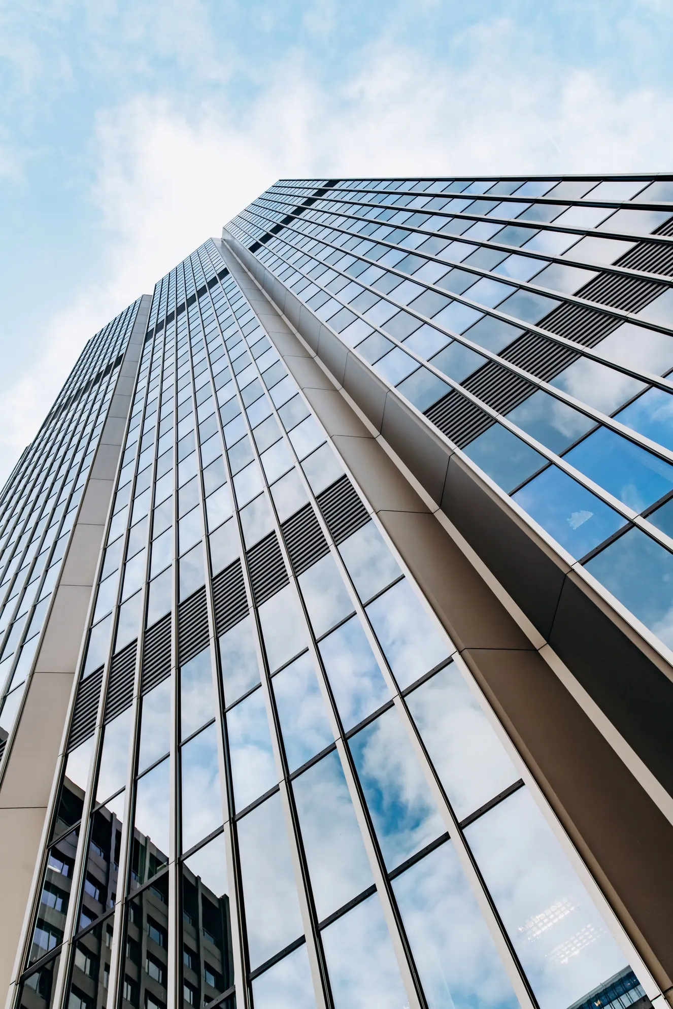 commercial window cleaning services - modern skyscraper